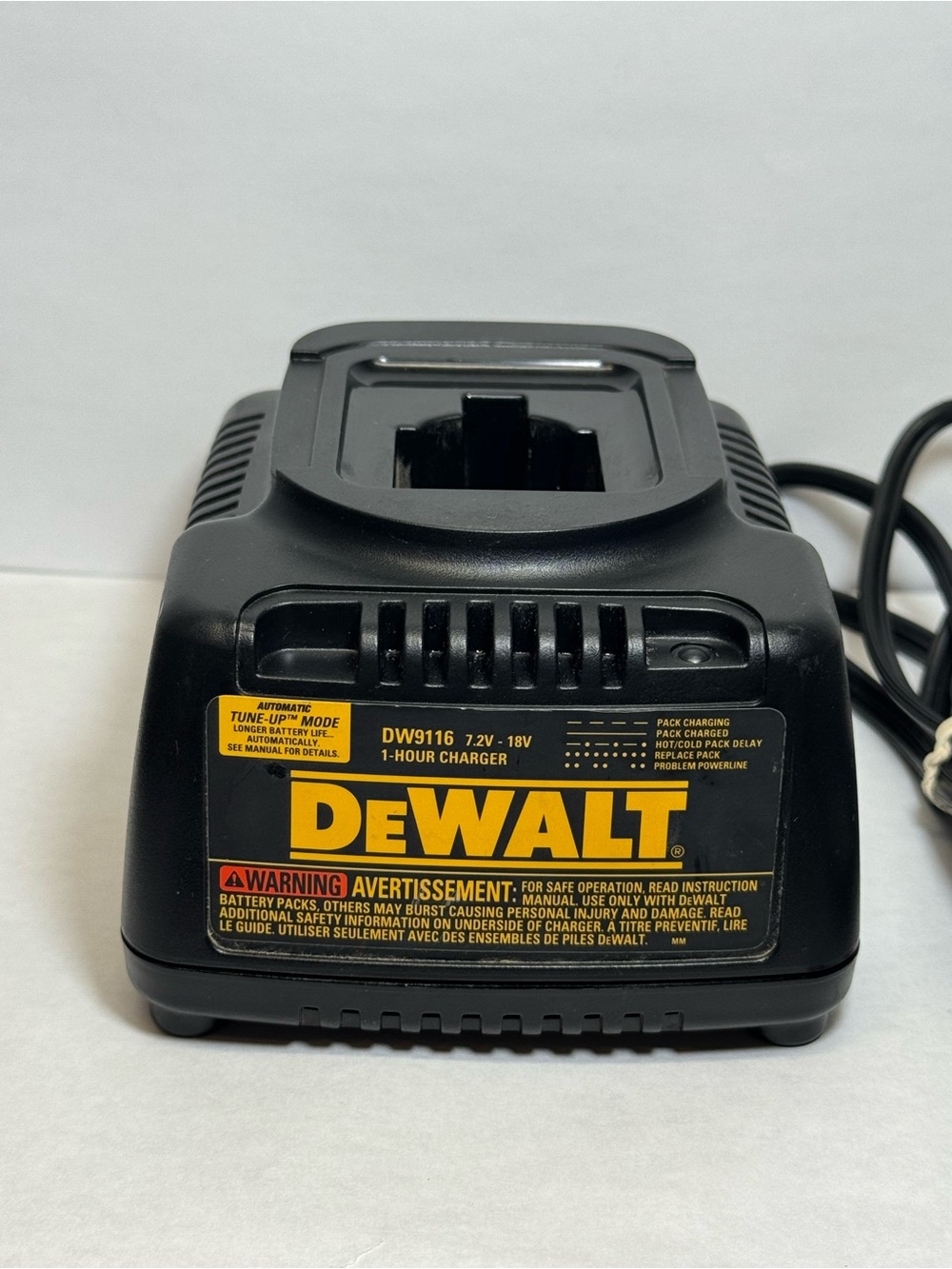 Dewalt DW9116 1-Hour Battery Charger 7.2V-18V Automatic Tune Up Mode - Tested